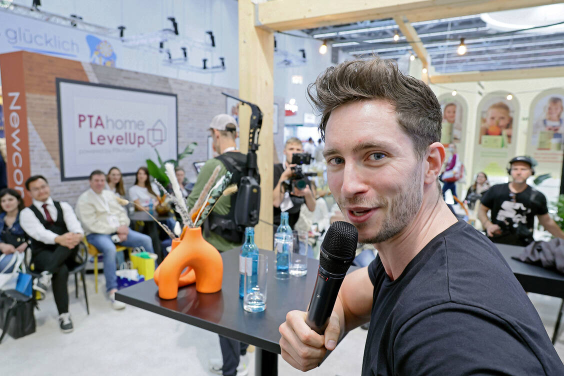 Selfcare für Apothekenmitarbeiter: Medfluencer Doc.Felix teilte sein Wissen zu einer gesünderen Lebensweise. / © PZ/Alois Müller