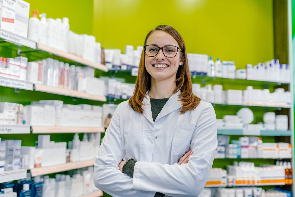 Das Kosmetiksortiment der Apotheke darf kameraüberwacht sein, weil hier die Gefahr für Diebstähle gegeben ist. / Foto: Getty Images/Westend61