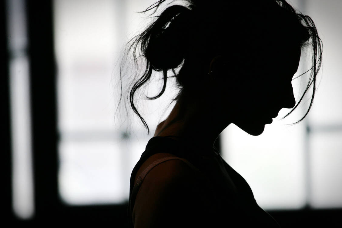 It should not be forgotten that rosacea also puts a strain on the psyche. Patients suffer from a reduction in quality of life and feelings of stigmatisation. / Foto: Shutterstock/MikeDotta