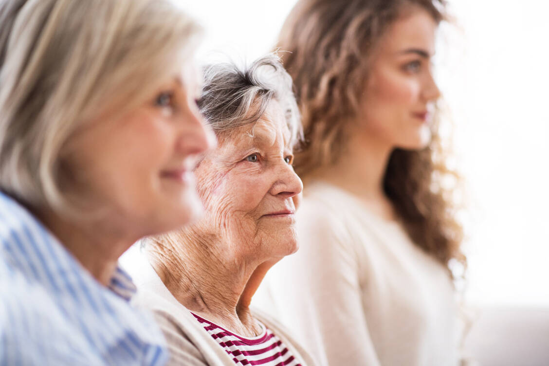 Niemand entkommt lebend dem Altern. Möglichst gesund alt zu werden, liegt zumindest teilweise in den eigenen Händen. / Foto: Adobe Stock/Halfpoint