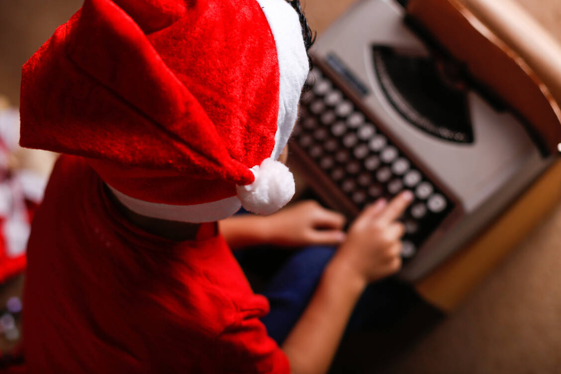 Schnell noch für Sie zusammengefasst: Alle diesjährigen Weihnachts- und Silvesterthemen auf einen Blick ... / Foto: Adobe Stock/Vinicius