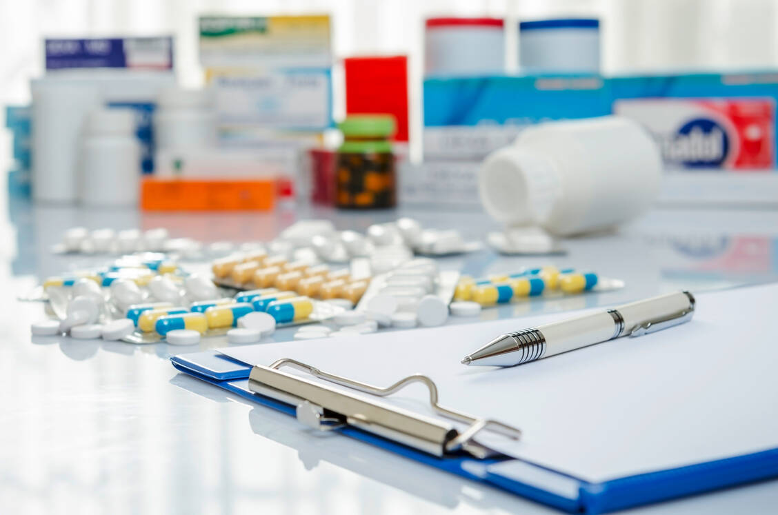Die Annahme, dass zugelassene Arzneimittel dem Patienten zwangsläufig helfen beziehungsweise nutzen, ist ein häufiger Irrglaube. Der Nutzen wird auch durch die individuelle Situation bestimmt. / Foto: Adobe Stock/psphotography