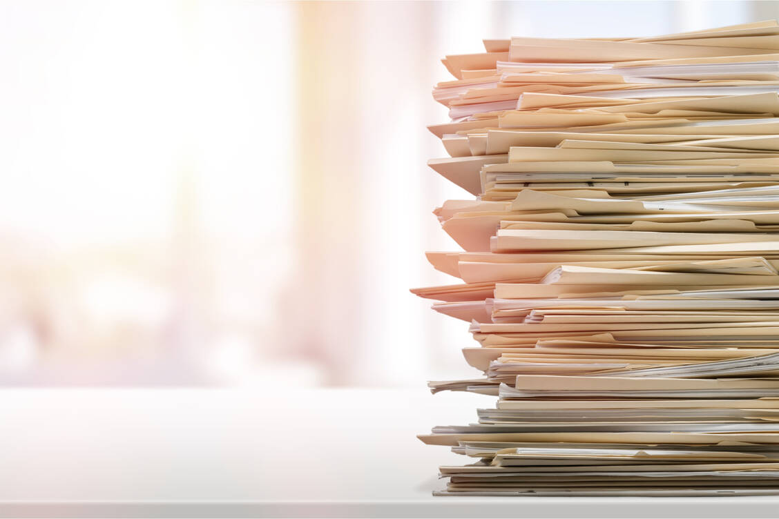Die Recherchearbeit zur Evidenz von OTC-Präparaten übernimmt das Team der EviNews, das am Zentrum für Arzneimittelsicherheit an der Universität Leipzig angesiedelt ist. / © Adobe Stock/BillionPhotos.com