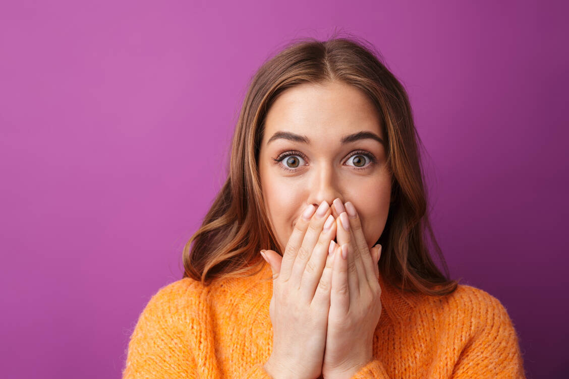 Ein plötzliches Hick sorgt nicht selten für einen lustigen oder auch peinlichen Moment. Schluckauf ist jedoch in der Regel harmlos und verschwindet schnell wieder.  / Foto: Adobe Stock/Drobot Dean