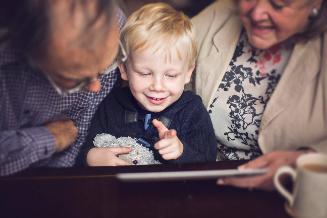 Um eine spätere Sehbehinderung oder Blindheit zu vermeiden, sollten regelmäßige Sehtests in jedem Alter zum Standard gehören. / Foto: Getty Images/Sally Anscombe