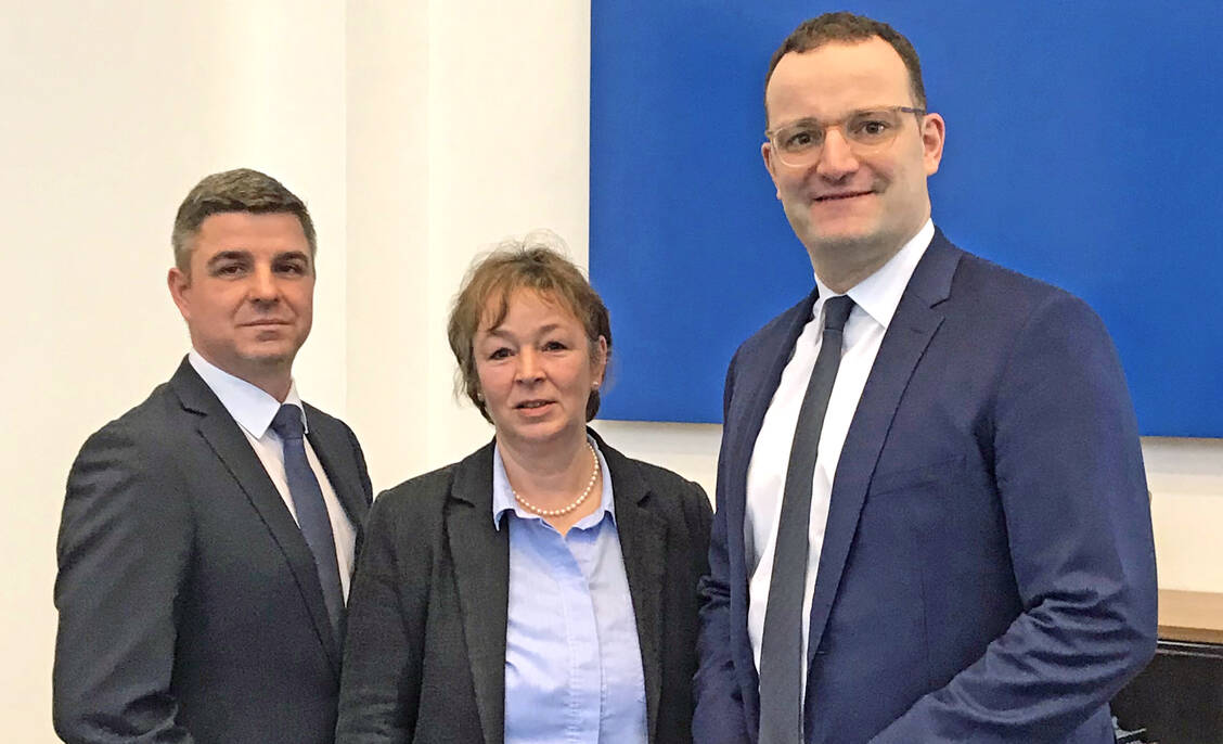 Gespräch in Berlin: Andreas May und Tanja Kratt trafen Gesundheitsminister Jens Spahn. / Foto: Adexa