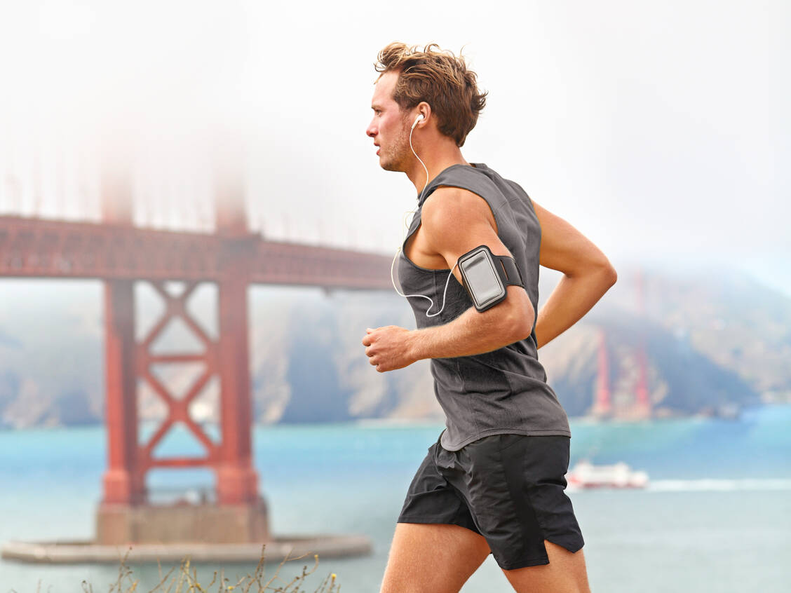Marathon kann der Gesundheit auch schaden. Das Training dafür scheint jedoch positiv auf die Blutgefäße zu wirken. / Foto: Shutterstock/Maridav