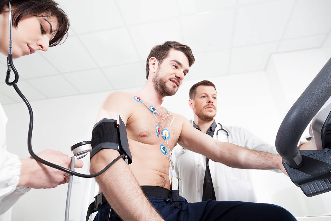 Wer als Diabetiker mit Sport beginnen möchte, sollte zuvor die Herzgesundheit prüfen lassen. / Foto: Shutterstock/Serafino Mozzo