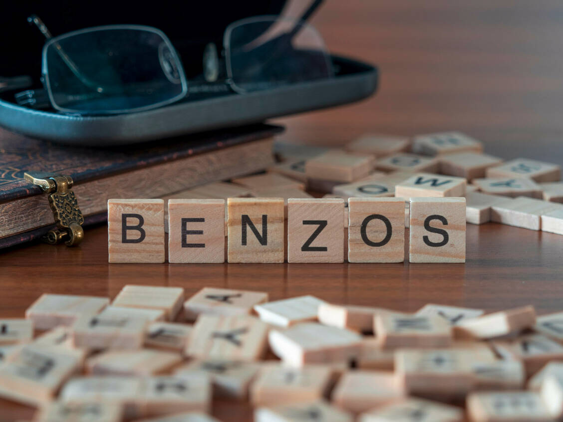 Dass Benzos die Konzentration und Fähigkeiten beim Scrabble verbessern, ist sehr unwahrscheinlich. Eher im Gegenteil: Ihre langfristige Einnahme kann offenbar zu kognitiven Störungen führen. / Foto: Adobe Stock/ lexiconimages