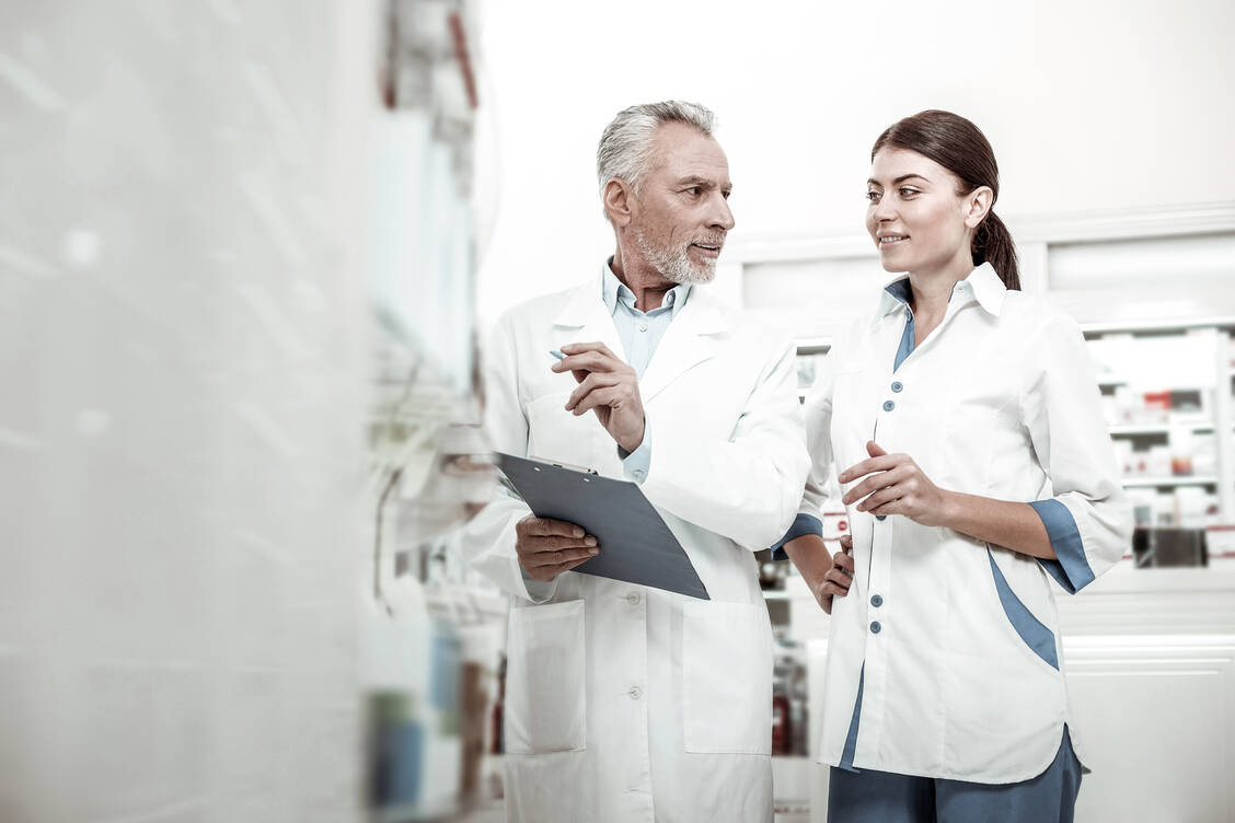 Was erwartet der Chef von seinem Team? Seine Mitarbeiter sollten mit ihm gemeinsam Regeln für die Zusammenarbeit finden. / Foto: Adobe Stock/Viacheslav Iakobchuk