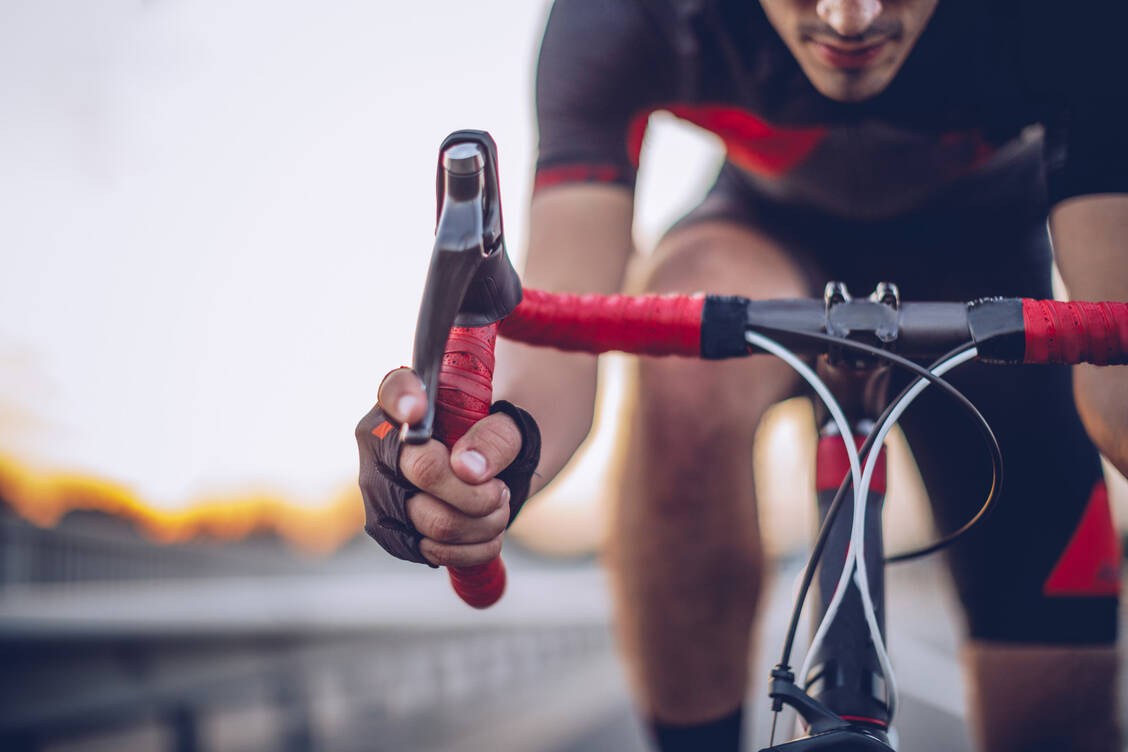 Bei extremem Ausdauersport kann sich das Herz vergrößern und zu Herzrhythmusstörungen führen. / Foto: Getty Images/South_agency