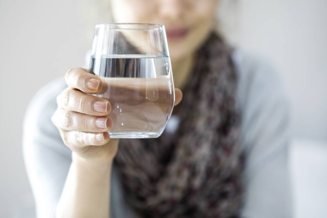 In einigen Regionen kommen größere Mengen des Spurenelements Lithium im Trinkwasser vor. / Foto: Shutterstock/sebra