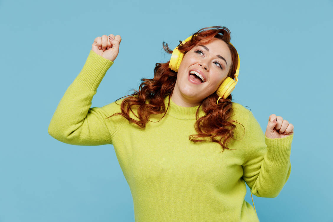 Tanzen macht nicht nur Spaß, sondern hilft auch effektiv, überflüssige Pfunde abzubauen. / Foto: AdobeStock/ViDi Studio