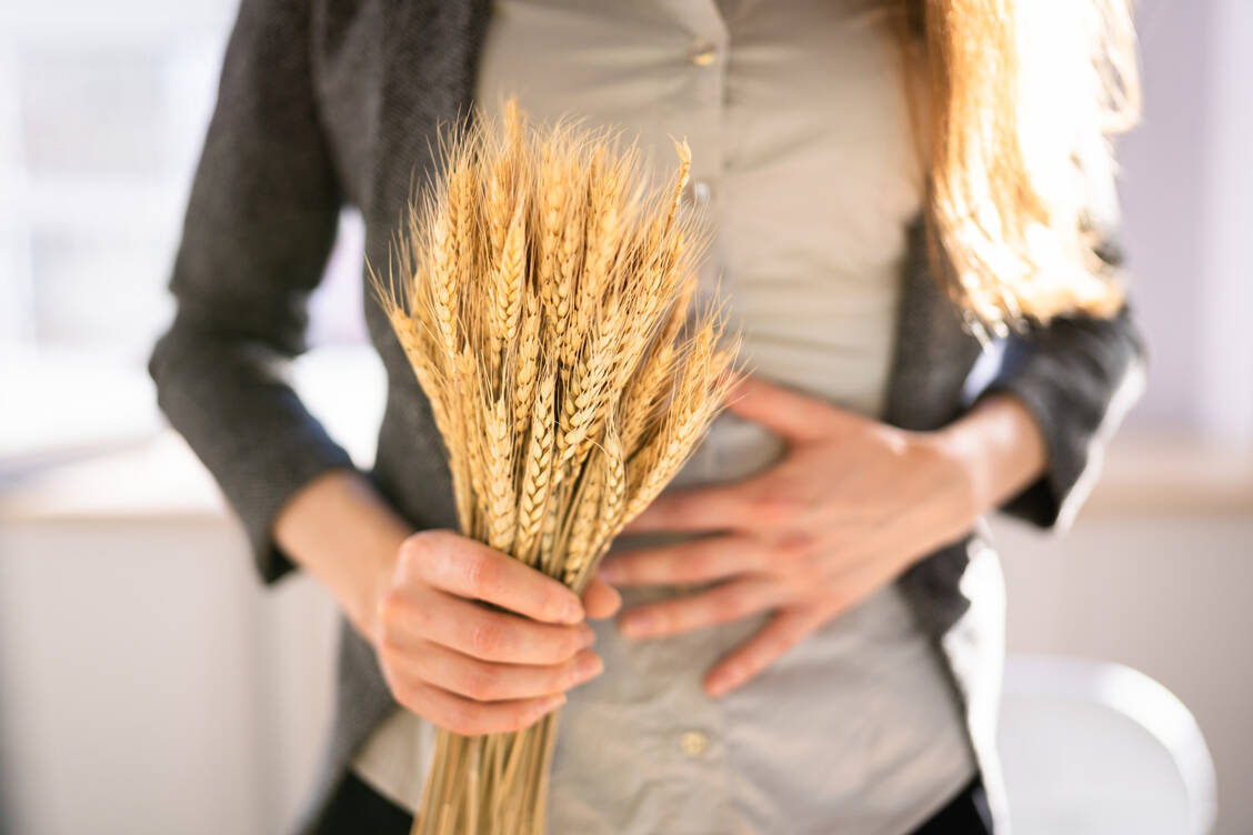 Menschen mit NCGS haben zwar weder eine Zöliakie noch eine Weizenallergie, reagieren dennoch mit Beschwerden auf Gluten.  / Foto: Getty Images/AndreyPopov