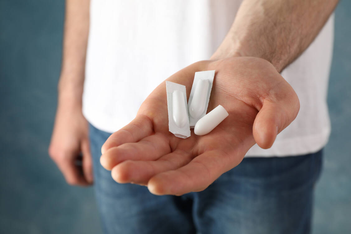 Kindgerechte Paracetamol-Zubereitungen sind aktuell als Fertigarzneimittel teils schwer zu bekommen. / Foto: Getty Images/Atlas Studio