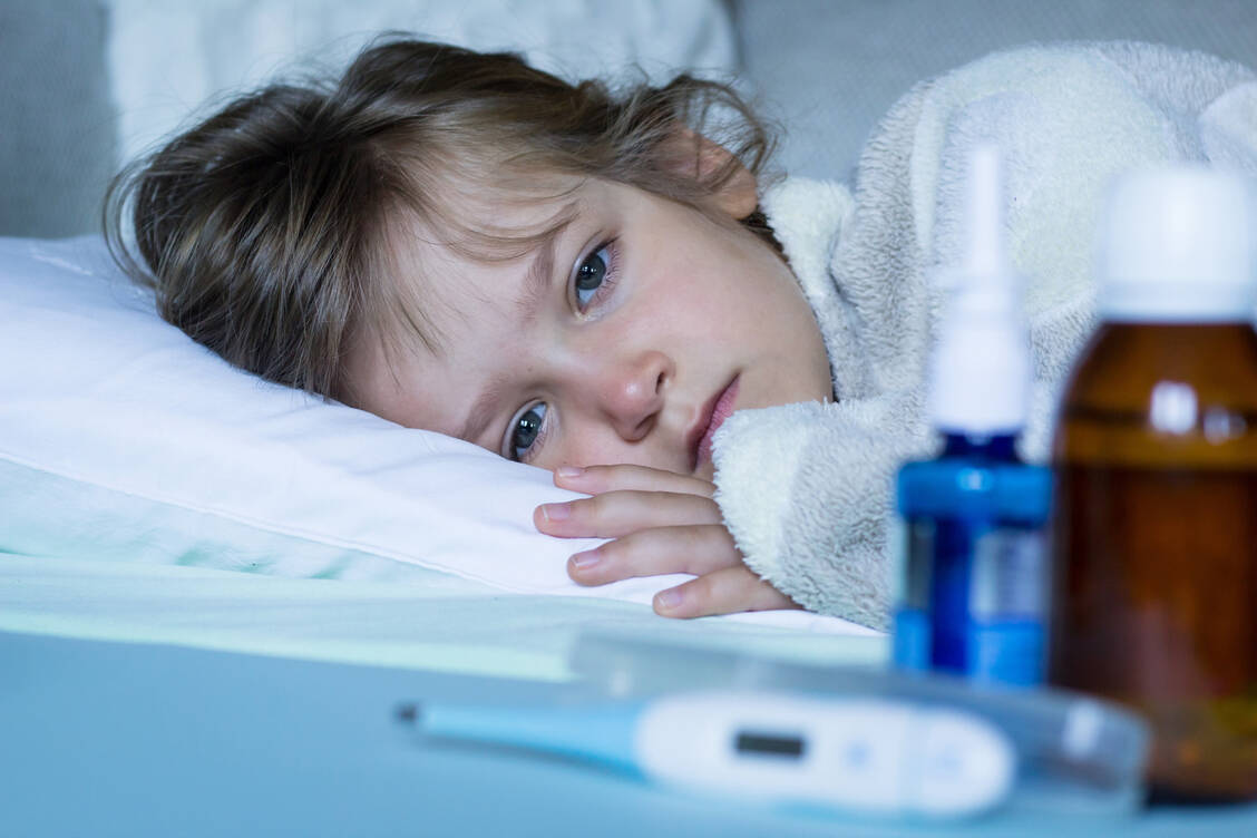 Lieferengpässe bei antibiotikahaltigen Säften für Kinder beschäftigen Apotheken schon länger. / Foto: Adobe Stock/Marija Stepanovic
