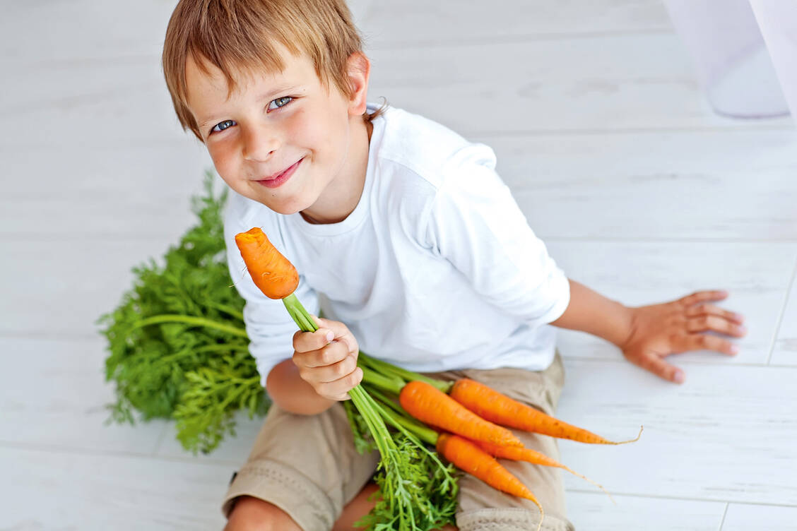 Das in Karotten enthaltene Beta-Carotin ist gut für die Augen. / Foto: Shutterstock/Nina Buday