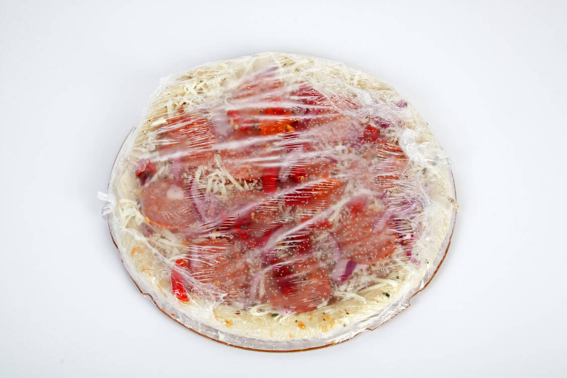 Viele Tiefkühlpizzen enthalten zu viel Salz und Fett. / Foto: Adobe Stock/Klaus Eppele