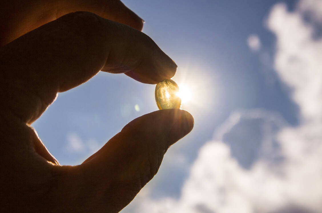 Vitamin D gilt als das Sonnenvitamin unter den Vitalstoffen. Nur erreicht manchmal zu wenig Sonnenstrahlung die Haut für die Vitamin-D-Produktion.  / Foto: Adobe Stock/FotoHelin