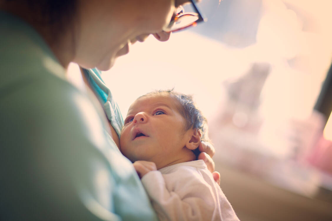 Babys können schwer an einer RSV-Infektion erkranken. / Foto: Getty Images/Mayte Torres