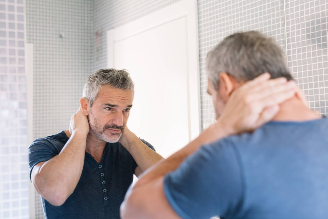 Das Gel dient der Behandlung nässender, Corticoid-empfindlicher Hauterkrankungen im akuten Schub. / Foto: Getty Images/Westend61