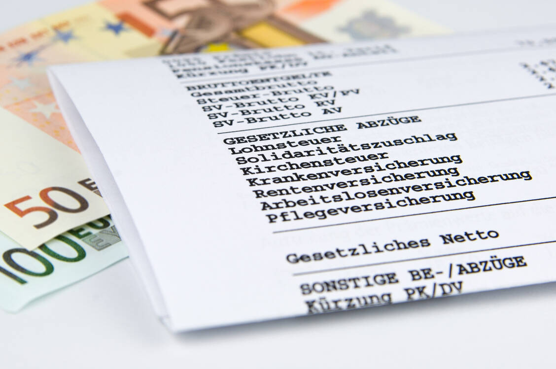 Draufzahlen oder Geld zurückbekommen, das kommt bei Kurzarbeit darauf an, wie viel man arbeitet. / Foto: Adobe Stock/fotomek