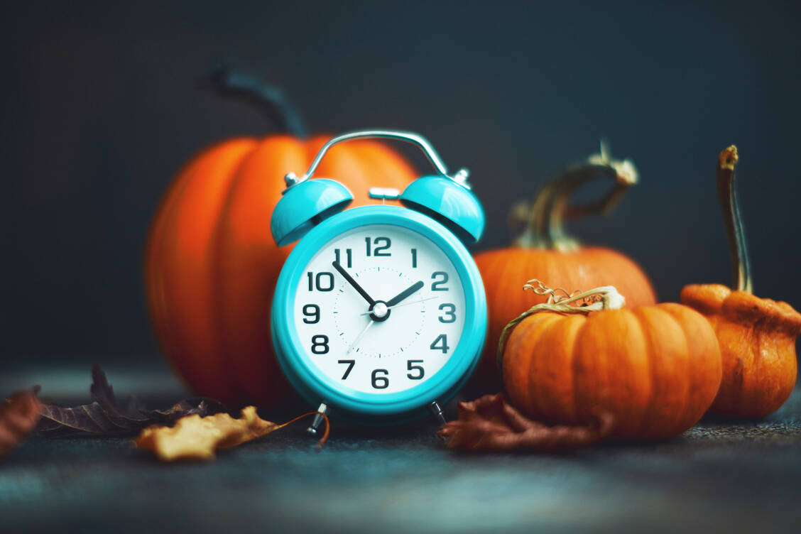 Um auf die Winterzeit zu kommen, werden die Uhren am 30. Oktober 2022 eine Stunde zurückgestellt, und zwar in der Nacht von 3.00 auf 2.00 Uhr. / Foto: Getty Images/CatLane