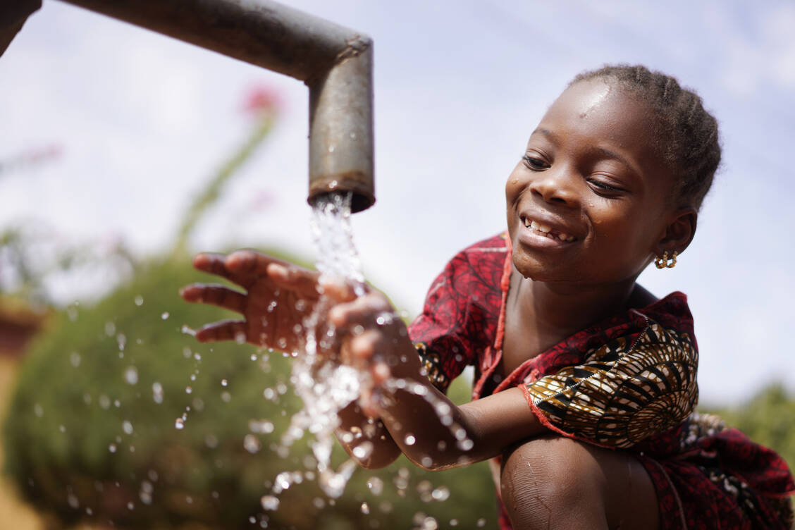 Überwiegend sauberes Wasser würde die Infektionszahlen deutlich senken. / Foto: Adobe Stock/Riccardo Mayer