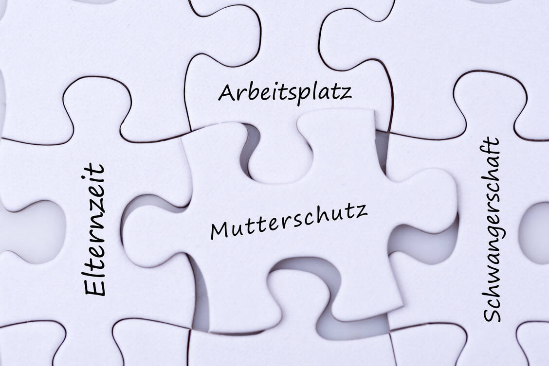 Wird eine Apotheke verkauft oder geht in die Insolvenz, ist es für Mitarbeitende wichtig, die eigene rechtliche Situation zu klären. / Foto: Adobe Stock/HNFOTO