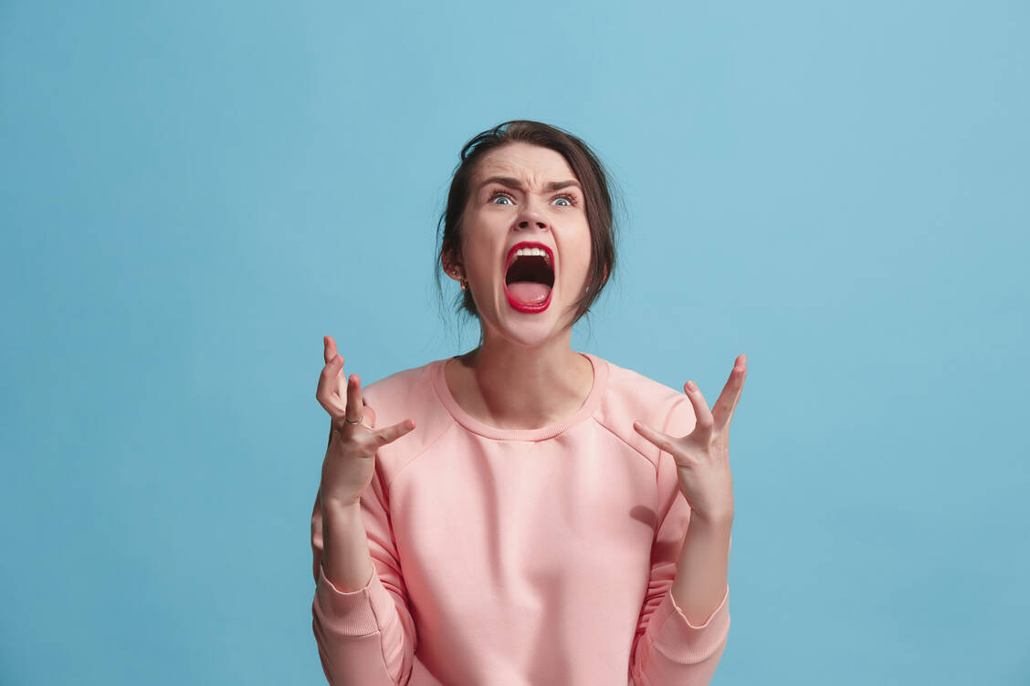 Am besten lässt man Zornesausbrüche, gespickt mit Schimpfworten in den eigenen vier Wänden. Noch besser, wenn dann niemand anderes zu Hause ist. / © Adobe Stock/master1305