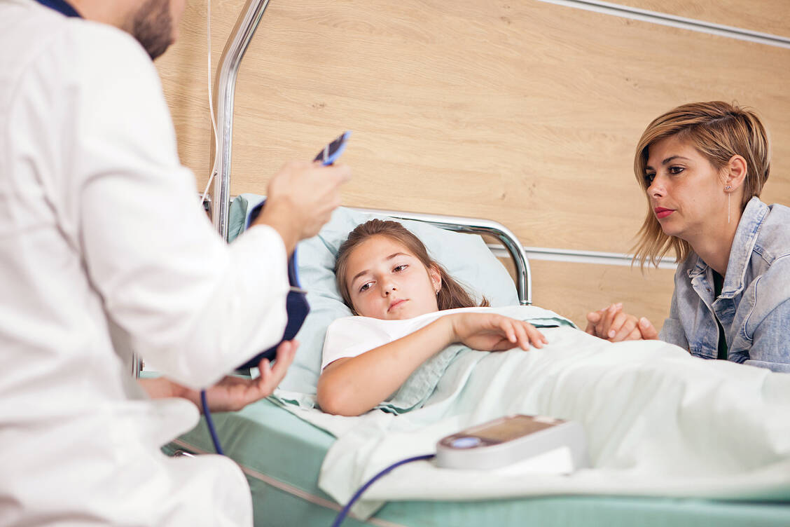 Temocillin kommt im Krankenhaus zur Behandlung von Infektionen zum Einsatz. Es kann bereits Kindern verabreicht werden. / Foto: Adobe Stock/DC Studio