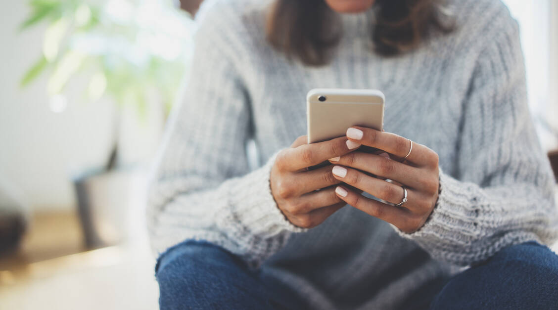 Eine rechtliche Frage? Adexa bietet für Mitglieder nach Dienstschluss Telefon-Sprechstunden an.  / Foto: Shutterstock/ImYanis