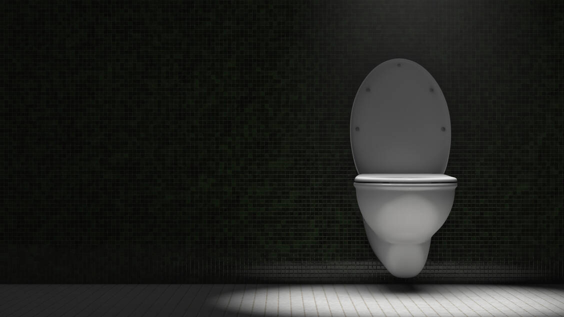Wer ständig mitten in der Nacht mit drückender Blase zur Toilette schleicht, kann von Durchschlafen nur träumen. Was die Auslöser sind und was dagegen hilft. / © Getty Images/happyphoton