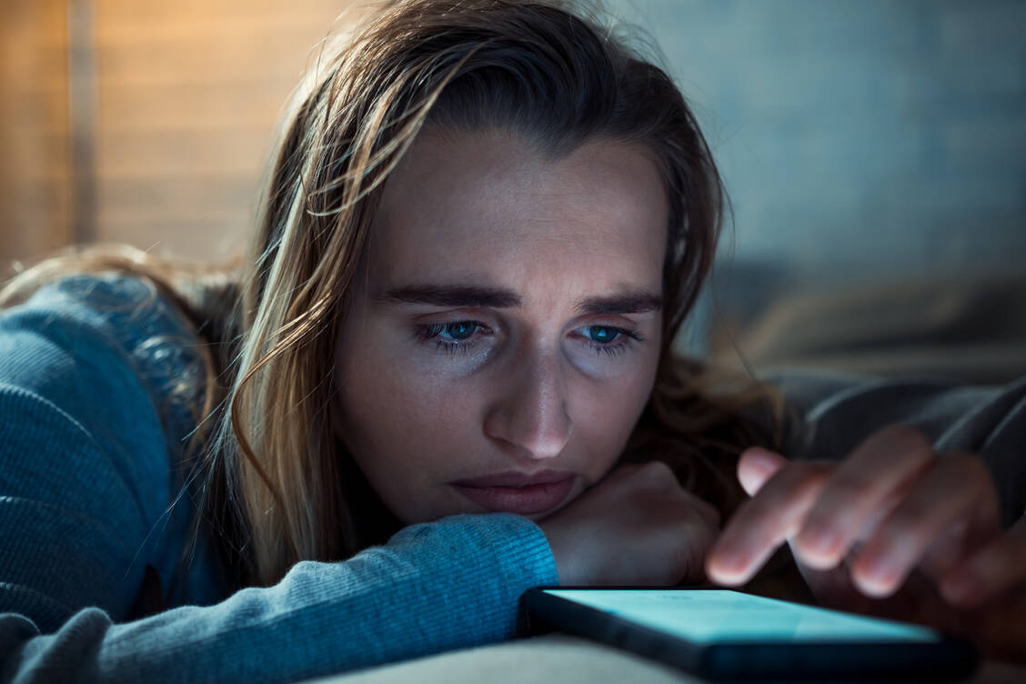 KI kann zwar bei leichten psychischen Problemen unterstützend wirken, ist jedoch kein Ersatz für die Psychotherapie. / © Getty Images/D-Keine