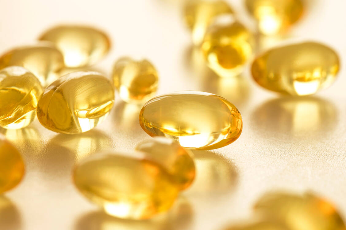 Vitamin D wird unter dem Einfluss von Sonnenlicht in der Haut gebildet. Eine erhöhte Zufuhr über Nahrungsergänzungsmittel birgt das Risiko gesundheitlicher Schäden. / Foto: Getty Images/Science Photo Library