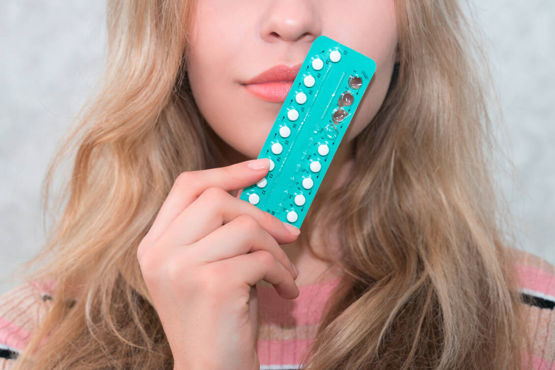 Vor genau 60 Jahren gingen in den USA die ersten Antibabypillen über den Ladentisch. Millionen Frauen weltweit setzen bis heute darauf. / Foto: Adobe Stock/Tatiana Maramygina