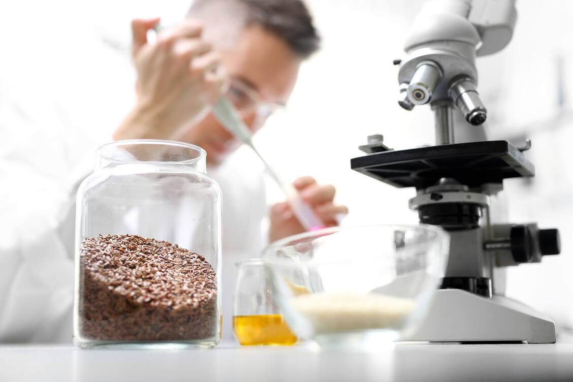 Die Aufgabenbereiche des Instituts lassen sich zusammenfassen in Lebensmittelsicherheit, Produktsicherheit und Chemikaliensicherheit. / Foto: Adobe Stock/Robert Przybysz