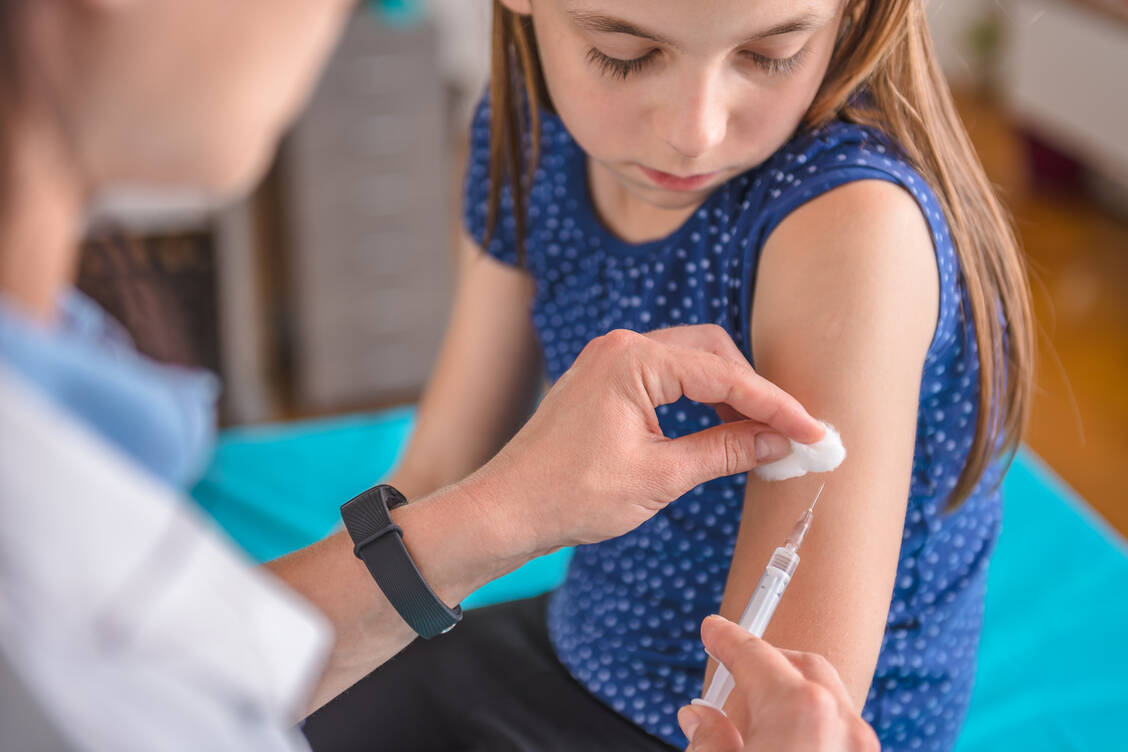 Die HPV-Impfung bietet einen wirksamen Schutz vor Feigwarzen.  / Foto: Fotolia/Kerkezz