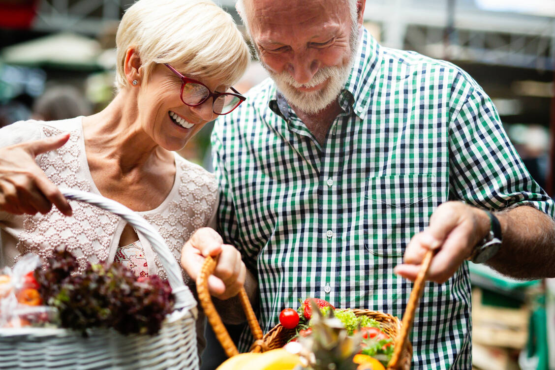 Für jede Bevölkerungsgruppe die richtige Ernährung – die DGE weiß hier Rat und gibt Empfehlungen. / Foto: Getty Images/
nd3000