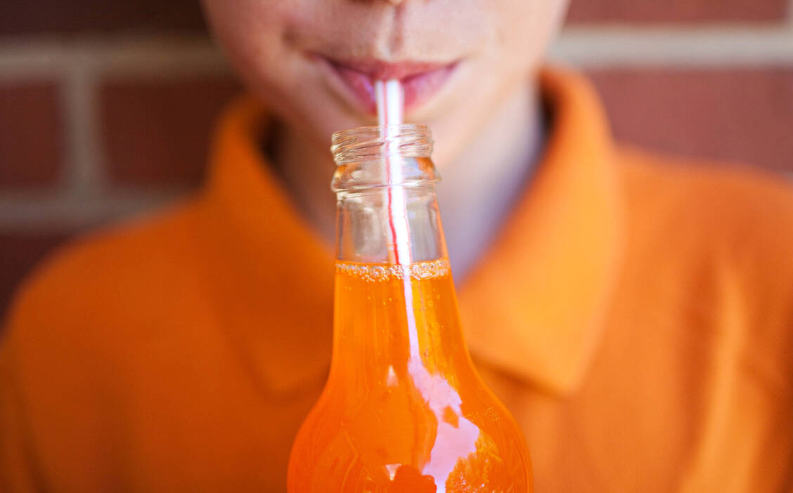 Fructose versteckt sich zum Beispiel in Softdrinks. / © Getty Images/Melissa Lomax Speelman