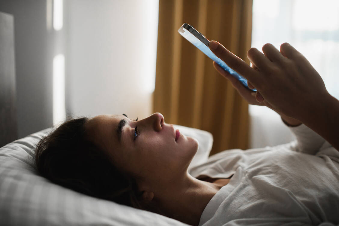 Es gibt kein »Patentrezept«, um psychische Erkrankungen zu diagnostizieren, wie auf Social Media oft suggeriert. / Foto: Getty Images/Oleg Breslavtsev