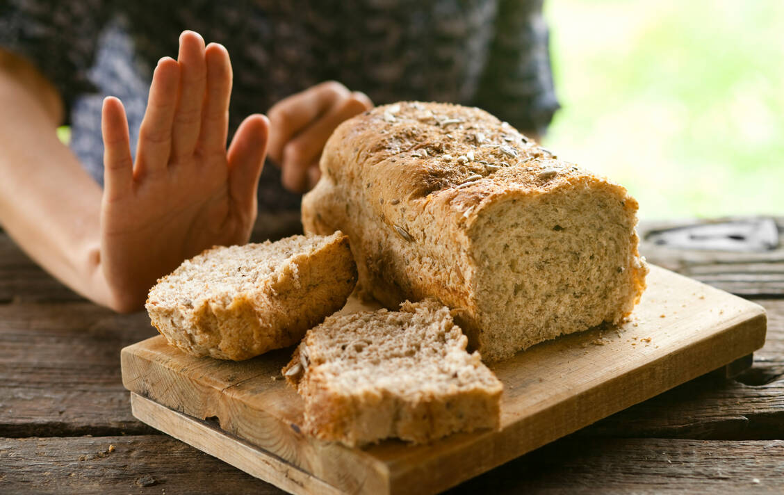 Eine glutenfreie Ernährung bringt auch Risiken mit sich. / © Getty Images/MarsBars