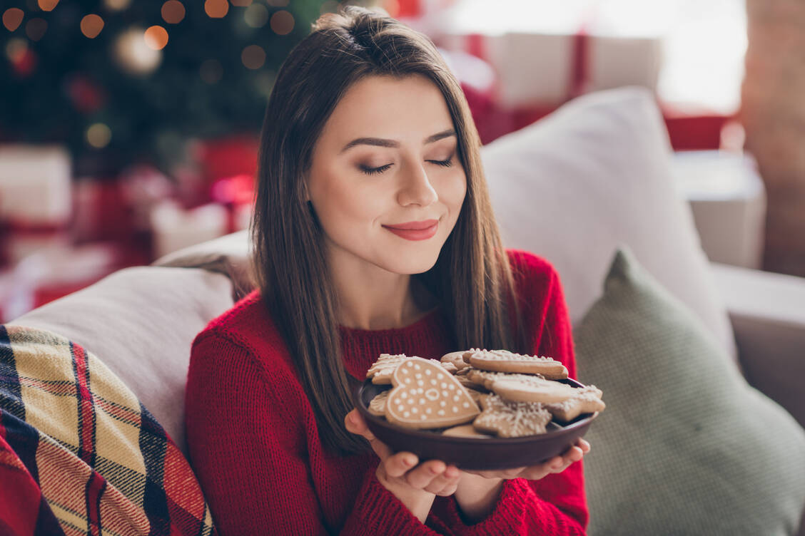 Die Weihnachtszeit ist mit vielen typischen Gerüchen verbunden. Menschen mit Riechstörungen können diesen Genuss nicht oder nur eingeschränkt erleben. / Foto: Adobe Stock/deagreez