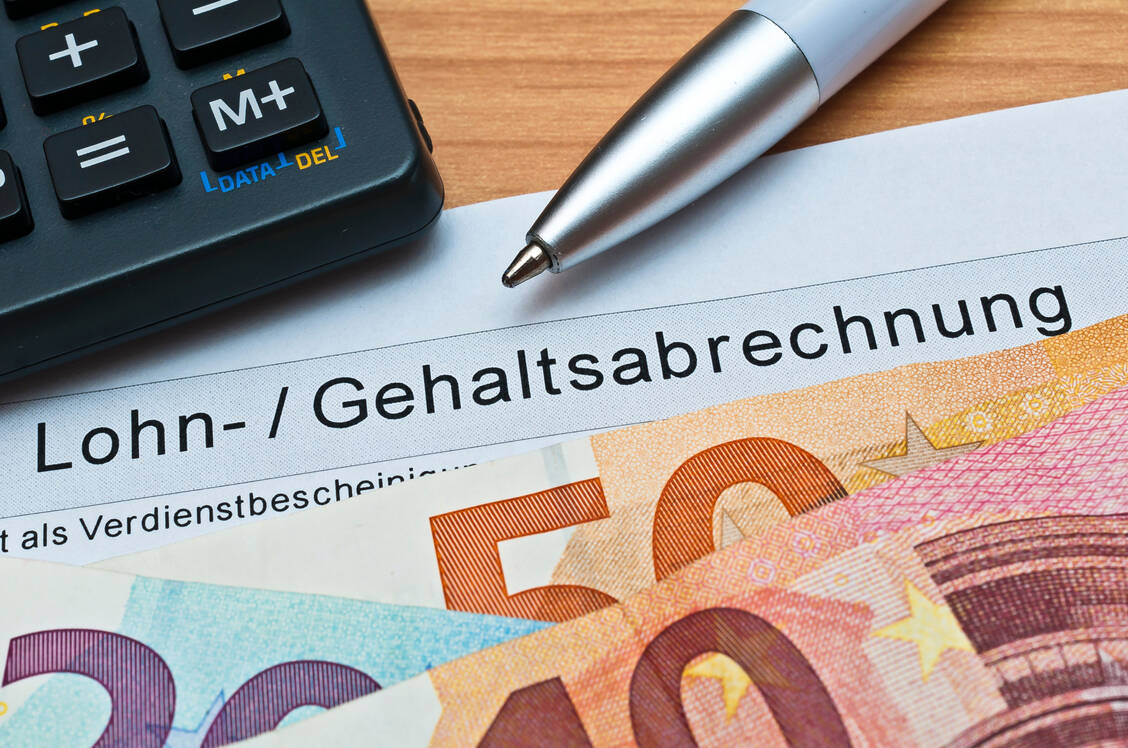 Neben TGL Nordrhein verhandelt die Adexa auch mit der ADA über neue Tarifgehälter. / Foto: Getty Images/Stockfotos-MG