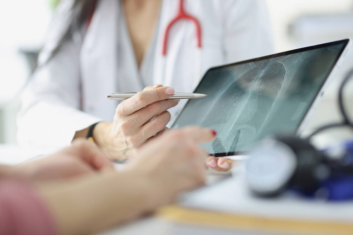 Bei dem nun von der Bundesregierung und der Gematik favorisierten »Opt out« Verfahren erhält man nur dann keine digitale Patientenakte, wenn man der Einrichtung dieser widerspricht. / Foto: Adobe Stock/megaflopp