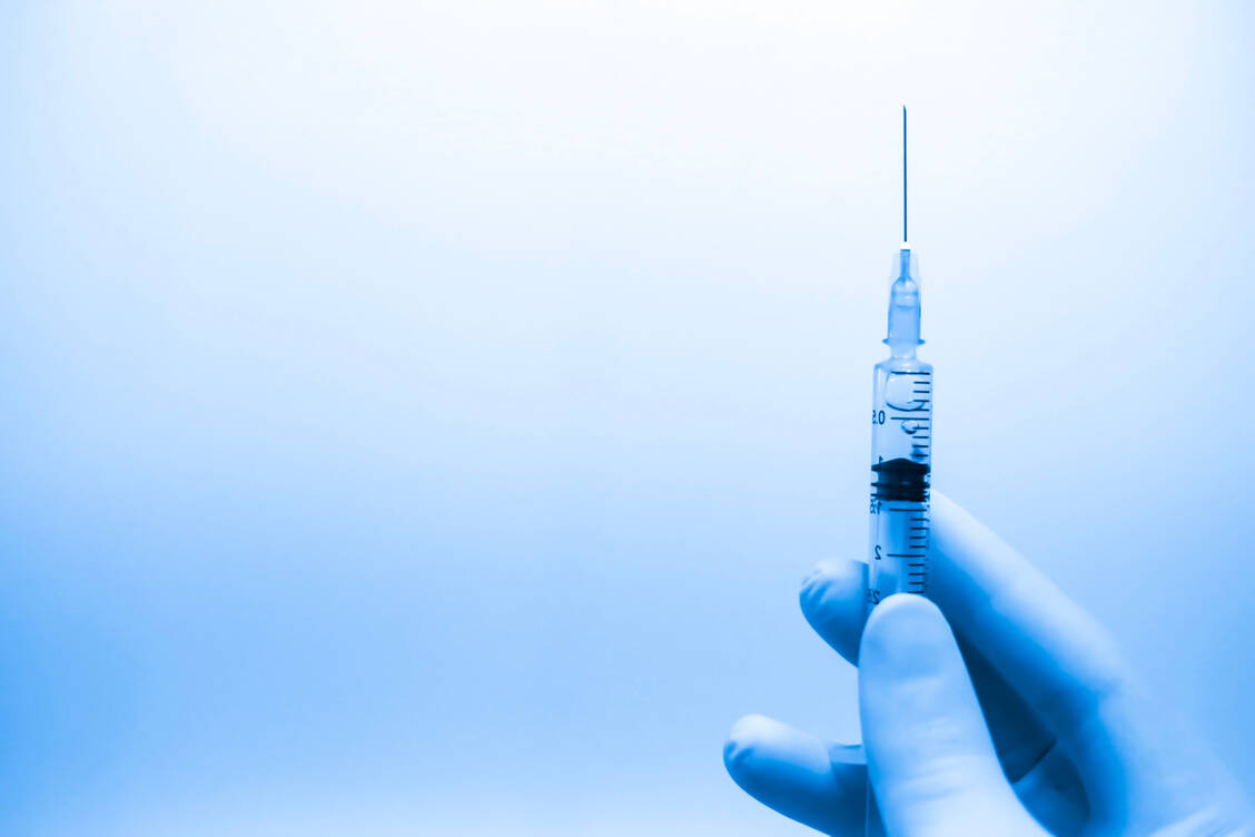 In einer Studie zeigte Lenacapavir, halbjährlich zur HIV-Prävention gespritzt, 100 Prozent Wirksamkeit. / Foto: Adobe Stock/Trsakaoe