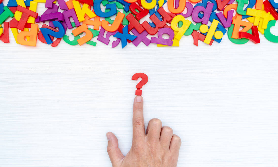Der Buchstaben-Salat: Texte aus Worten mit verdrehten Buchstaben sind für den Gesunden trotzdem gut lesbar, denn das Gehirn setzt die Worte richtig zusammen. Bei Demenz funktioniert das nicht mehr.  / Foto: Adobe Stock/graja