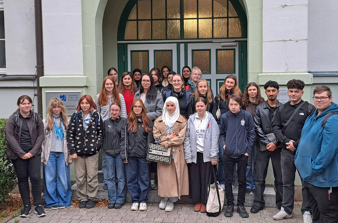 Die Schülerinnen und Schüler der BSZ Chemnitz erfuhren in der Projektwoche Wichtiges zu komplementären Therapien.  / © BSZ Chemnitz