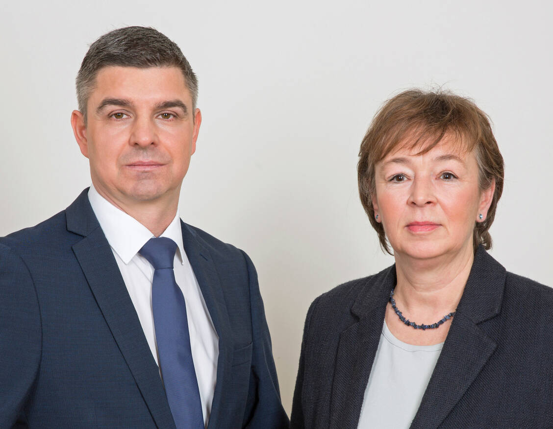 Viele Apothekenmitarbeiter seien aktuell an ihrer Belastungsgrenze, meinen Tanja Kratt und Andreas May, Bundesvorstand der Apothekengewerkschaft Adexa. / Foto: Adexa