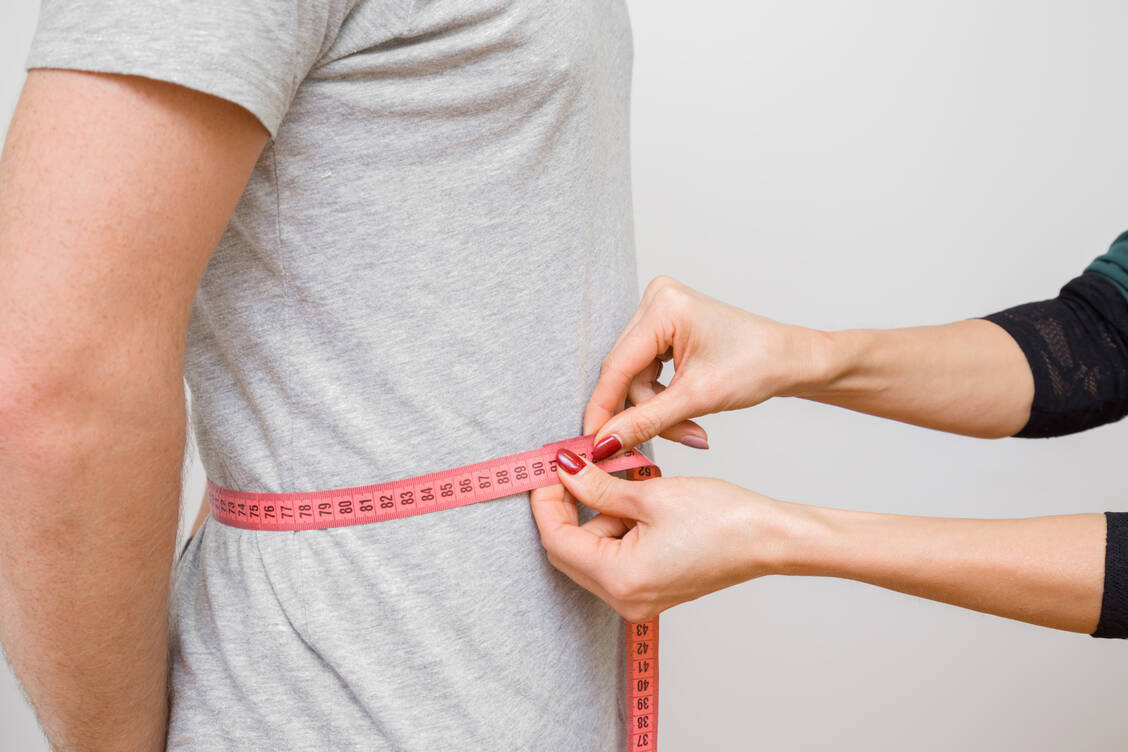 Wenn es um die Senkung des Krebsrisikos geht, reicht es nicht, eine schlanke Taille zu haben. Der Körper braucht auch ausreichend Bewegung. / © Adobe Stock/fotoduets